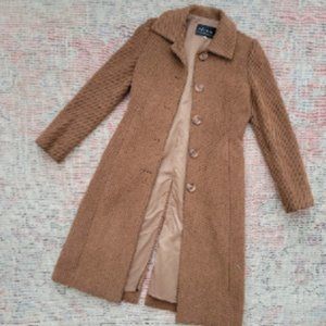 EXCELLENT CONDITION ~ Long womens coat ~ fitted, feminine, classic style